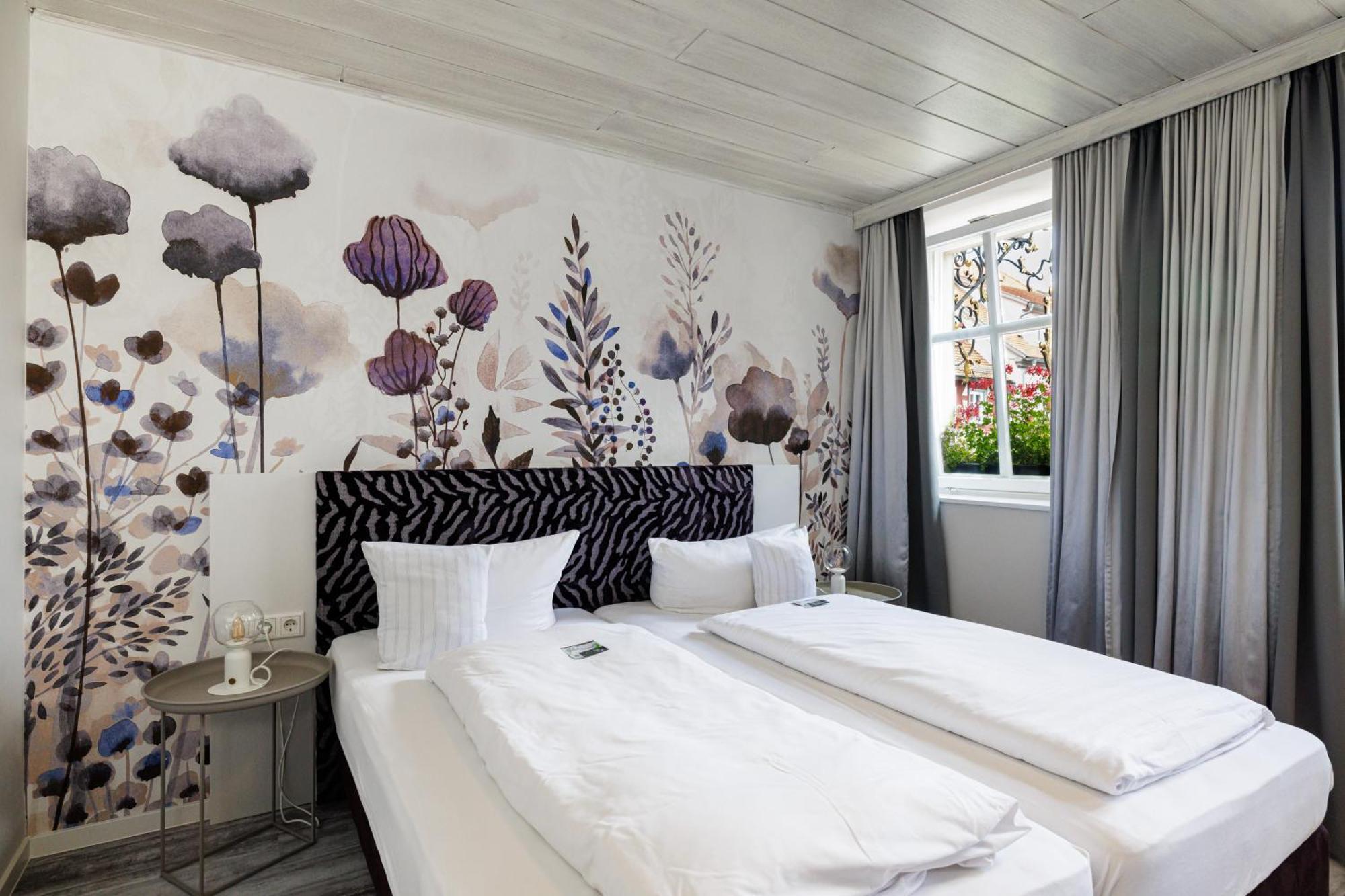Flair Hotel Zum Storchen Bad Windsheim Eksteriør billede