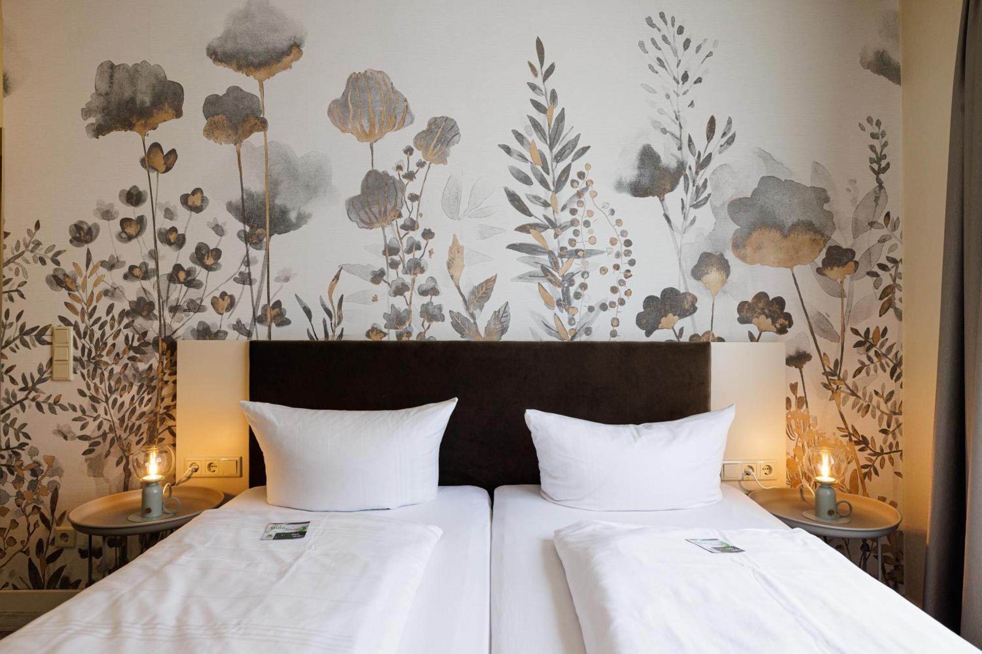 Flair Hotel Zum Storchen Bad Windsheim Eksteriør billede